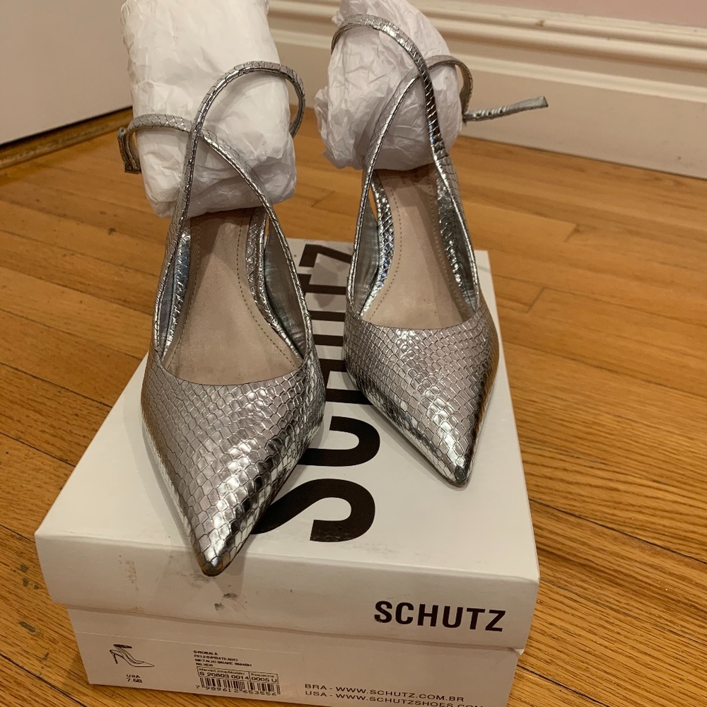 Schutz metallic snakeskin shoes size 7.5